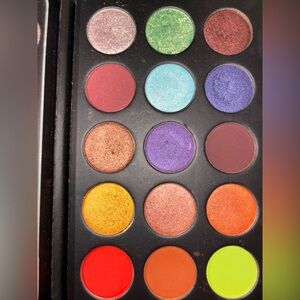 Vibrant Eyeshadow Palette with Multiple Colors